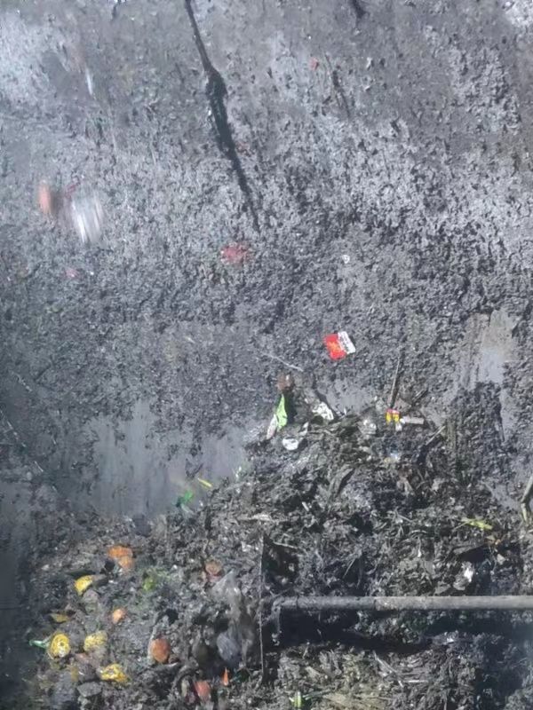 站前污水池清理
